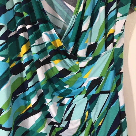 Dress Barn Drapey Suplice‎ Short Sleeve Career Top - Picture 3 of 6